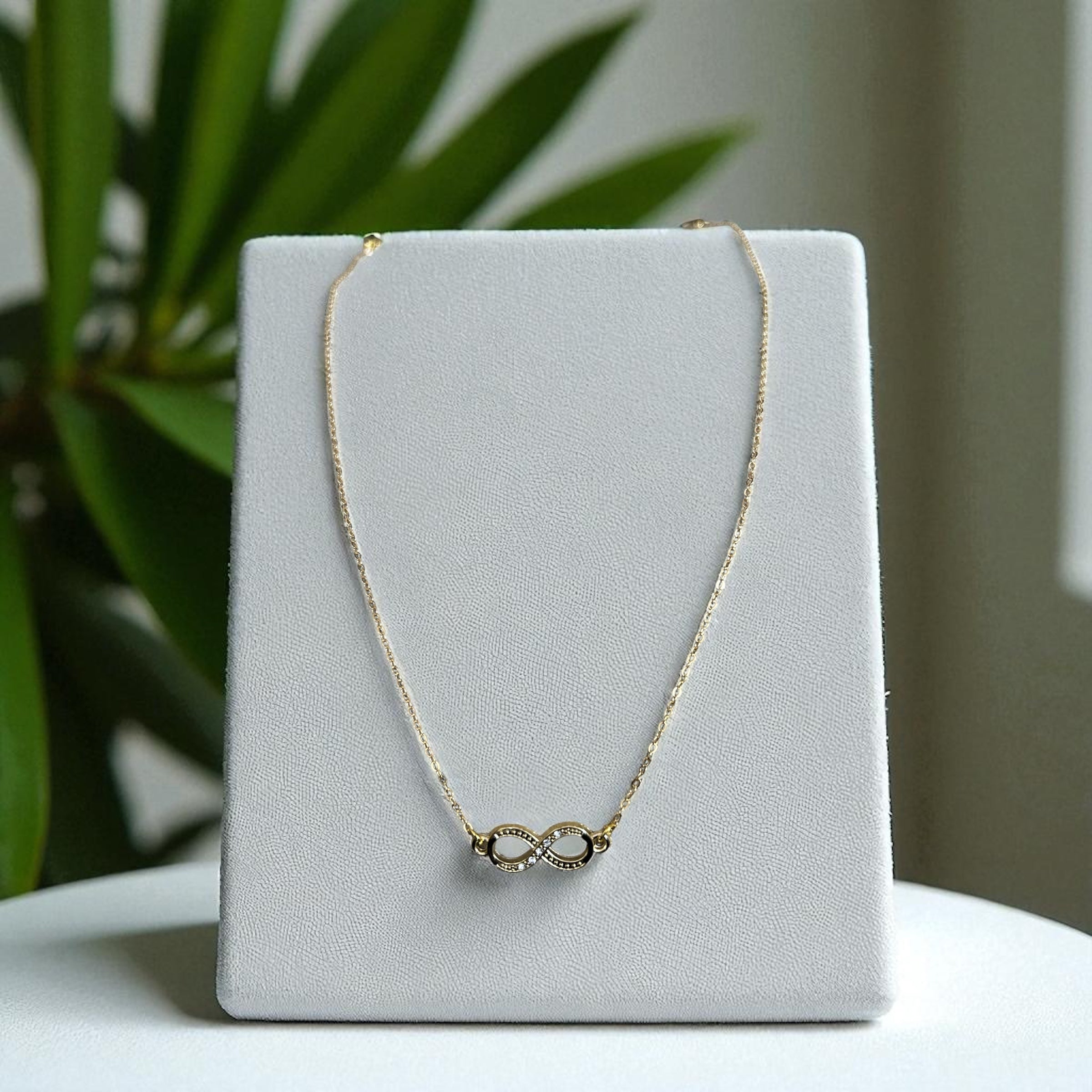 The Everlasting Knot - Infinity Necklace Gold & Silver